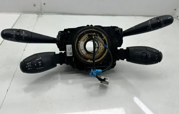 Wiper turn signal indicator stalk/switch