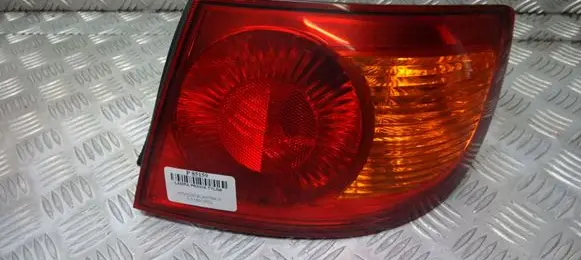 Hyundai Elantra Rear tail light reflector 
