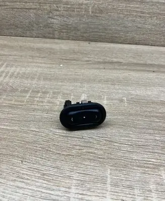 Opel Astra G Electric window control switch 13363100