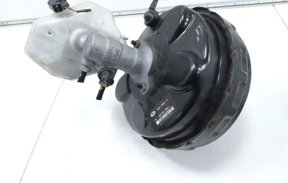 Land Rover Evoque I Brake booster BJ322B195