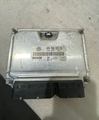 Skoda Fabia Mk2 (5J) Engine control unit/module 045906019CD 1039S20397 0281012749