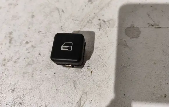 BMW 5 E39 Electric window control switch 8360828