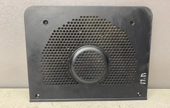 BMW 5 E60 E61 Subwoofer grill/trim 6976960