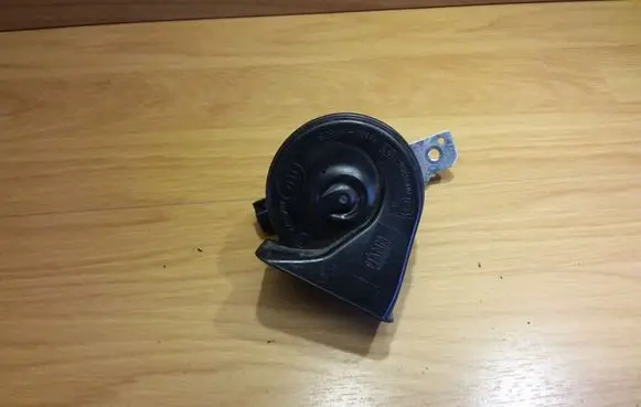 Audi A4 S4 B5 8D Horn signal A046522