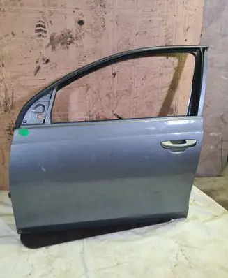 Volkswagen Golf VI Front door