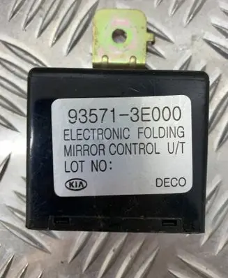 KIA Sorento Wing mirror control module 935713E000