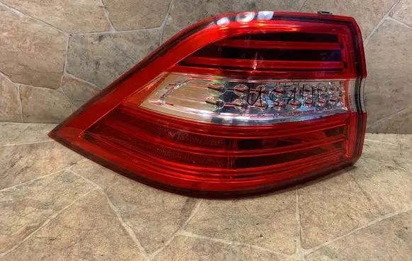 Mercedes-Benz ML W166 Rear/tail lights A1669063501