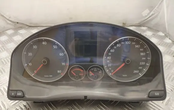 Volkswagen Golf V Speedometer (instrument cluster) 1K0920873G