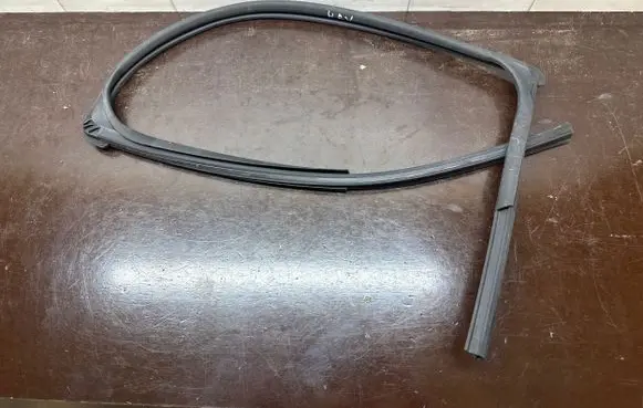Honda HR-V Rubber seal rear door 
