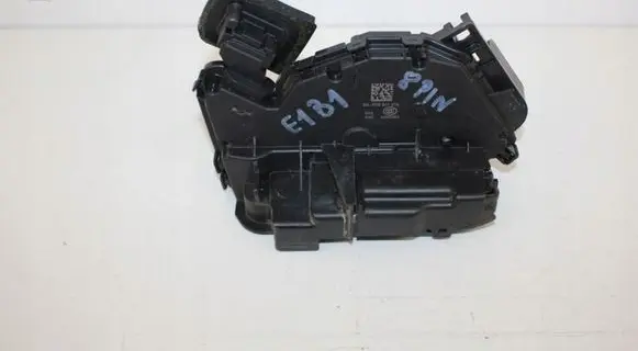 Volkswagen Touran III Front door lock 5TB837016