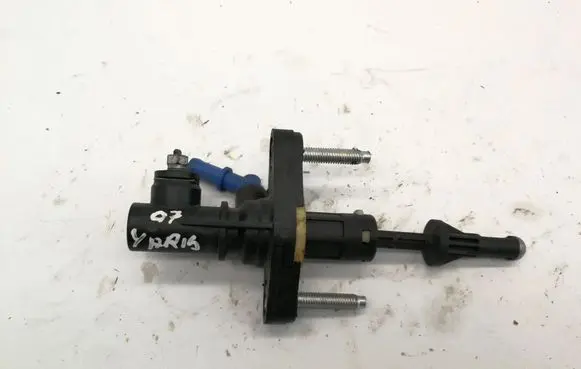 Toyota Yaris Clutch slave cylinder 