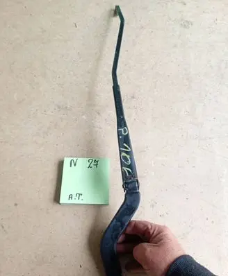 Peugeot 106 Front wiper blade arm 87345667