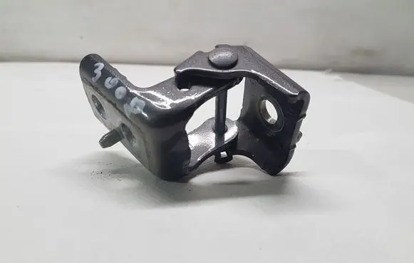 Peugeot 3008 II Front door lower hinge 1608322080