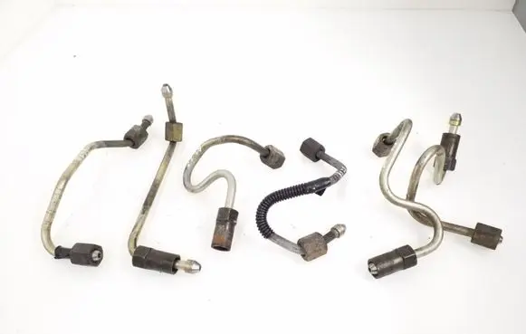 Mazda 6 Fuel injector supply line/pipe 