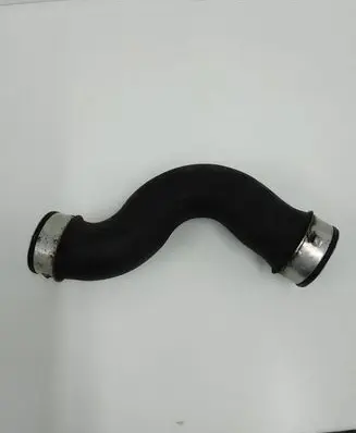 Volkswagen PASSAT B6 Intercooler hose/pipe 1K0145832B