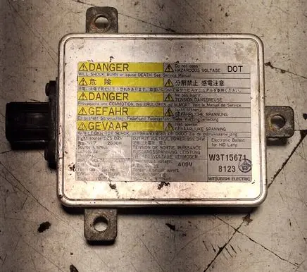 Mazda 5 Xenon control unit/module W3T15671 8123