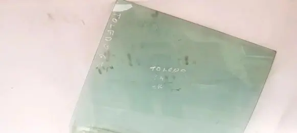 Seat Toledo I (1L) Rear door window glass