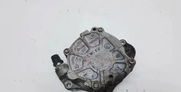 Volkswagen PASSAT B7 USA Vacuum pump 03L145100F