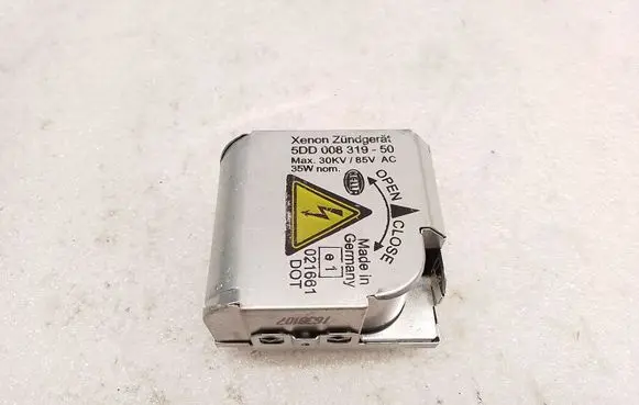 BMW X5 E53 Headlight ballast module Xenon 5DD00831950