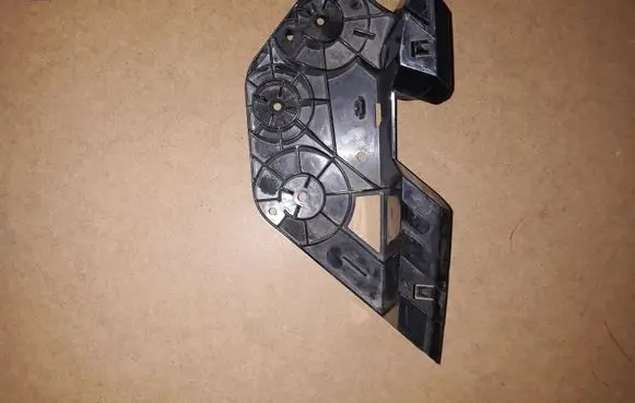 Nissan X-Trail T32 Headlight/headlamp mounting bracket