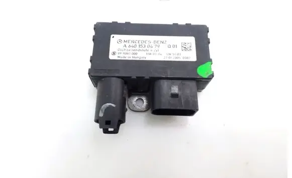 Glow plug pre-heat relay