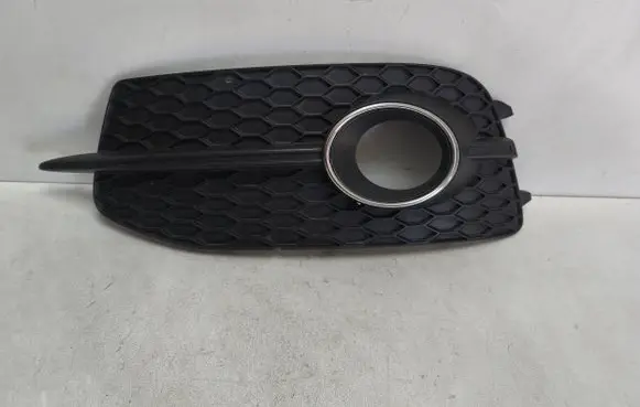 Audi Q3 8U Front bumper lower grill 8U0807681D