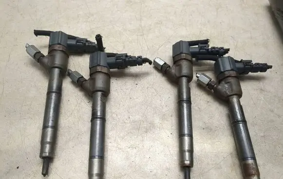Fuel injectors set