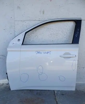 Mitsubishi Outlander Front door 
