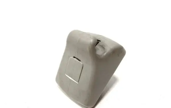 Sun visor clip/hook/bracket