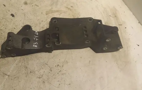 Audi A3 S3 8L Engine mounting bracket R045903143C