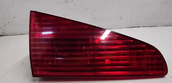 Peugeot 607 Tailgate rear/tail lights