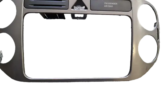 Radio/GPS head unit trim