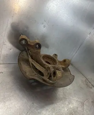 Toyota RAV 4 (XA20) Front wheel hub spindle knuckle