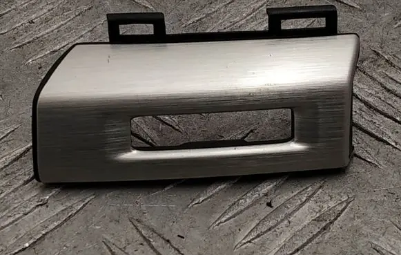 Dashboard glove box trim
