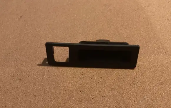 Tailgate opening switch