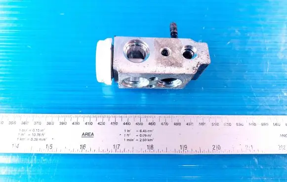 KIA Ceed Air conditioning (A/C) expansion valve 97775A6750