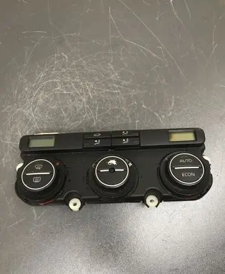 Volkswagen PASSAT B6 Climate control unit 74677510