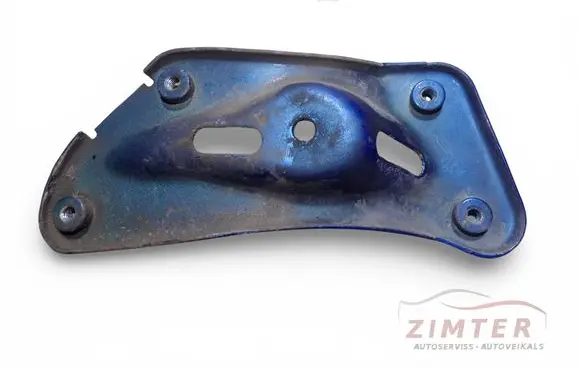 Skoda Octavia Mk2 (1Z) Fender mounting bracket 
