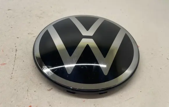 Volkswagen T-Roc Manufacturer badge logo/emblem 2GM853601E 01449632