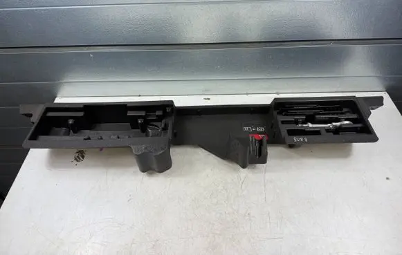 Peugeot 508 Tool set 9673452377