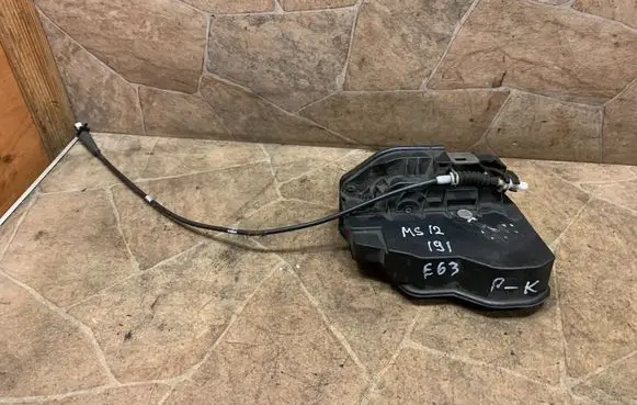 BMW 6 E63 E64 Coupe door lock (next to the handle) 