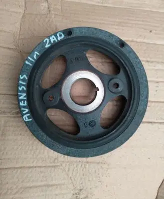 Toyota Avensis T270 Crankshaft pulley