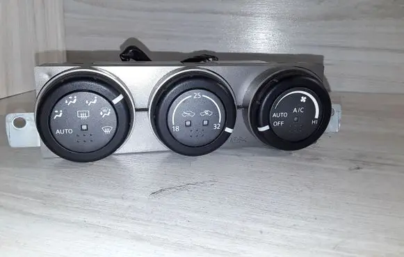 Nissan X-Trail T30 Climate control unit 27500EQ410