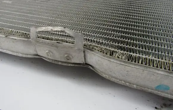 Mercedes-Benz C W203 Coolant radiator A2035001003