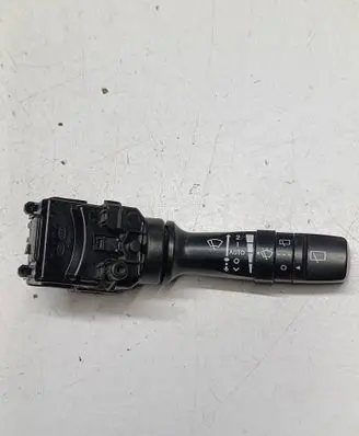 Wiper turn signal indicator stalk/switch