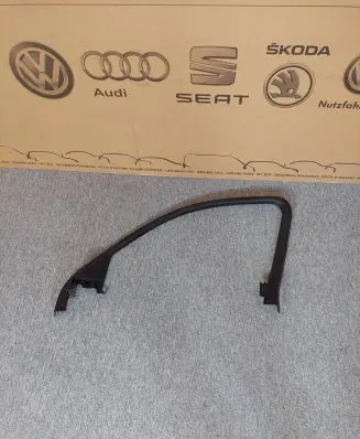 Audi Q3 8U Other front door trim element 8U0867610 8U0.867.610