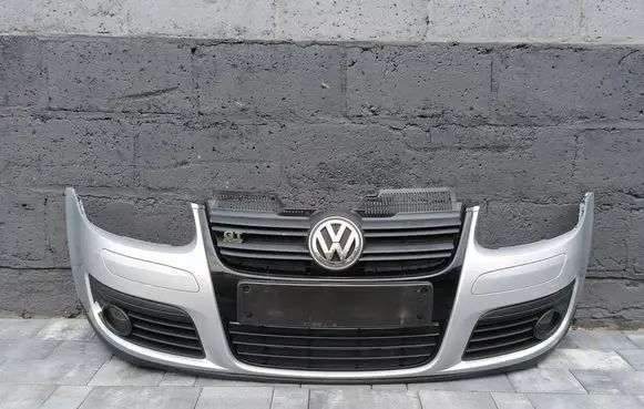 Volkswagen Golf V Front bumper 1K0807221C