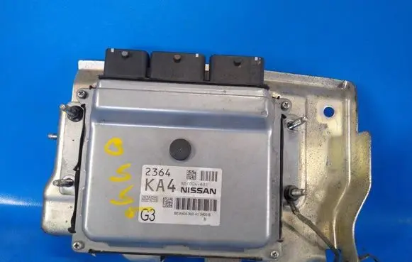 Nissan Sentra B17 Engine control unit/module 237033SA1A