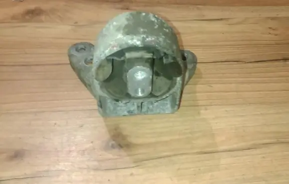 Ford Ka Engine mount bracket