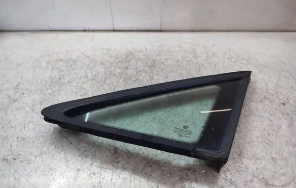 Volkswagen Touran II Front triangle window/glass 43R00048